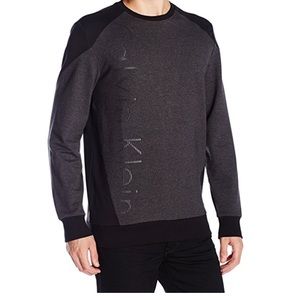 💥Sold💥Calvin Klein, Chic Men’s graphic pullover!